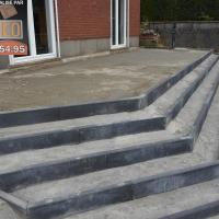 Pose de bordures pour escalier