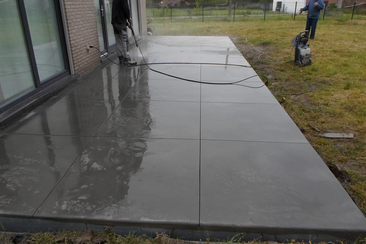 Béton lisse avec sciage décoratif